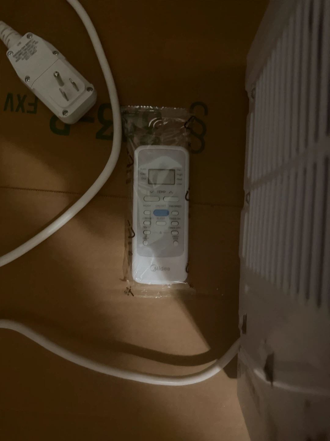 Midea Window Air Conditioner - photo 5
