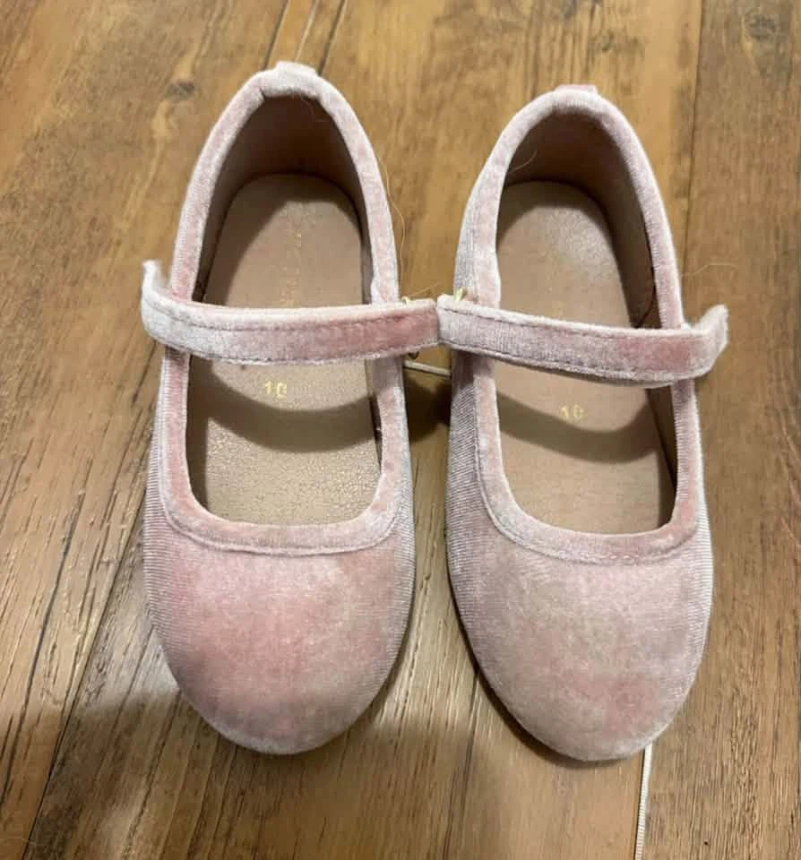 Pink girl flats Size 10