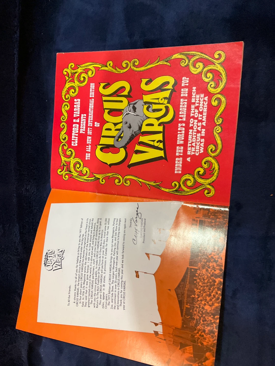 Vintage 1977 Circus Vargas Program and Magazine - photo 2