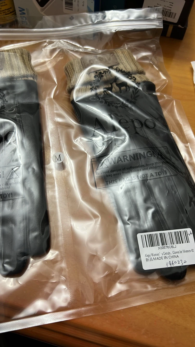 AWomen's Genuine Leather Gloves - Medium - photo 2