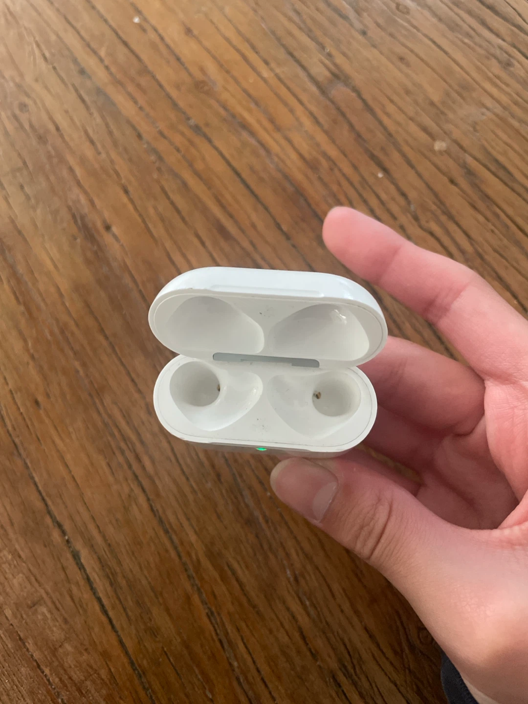AirPod 4 case - photo 3