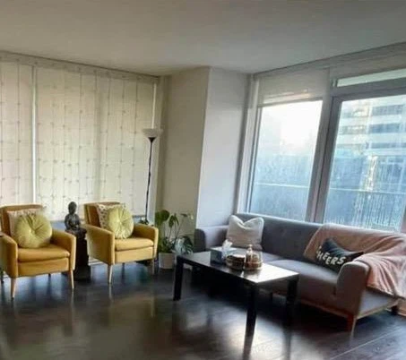 Couch and chairs - photo 2