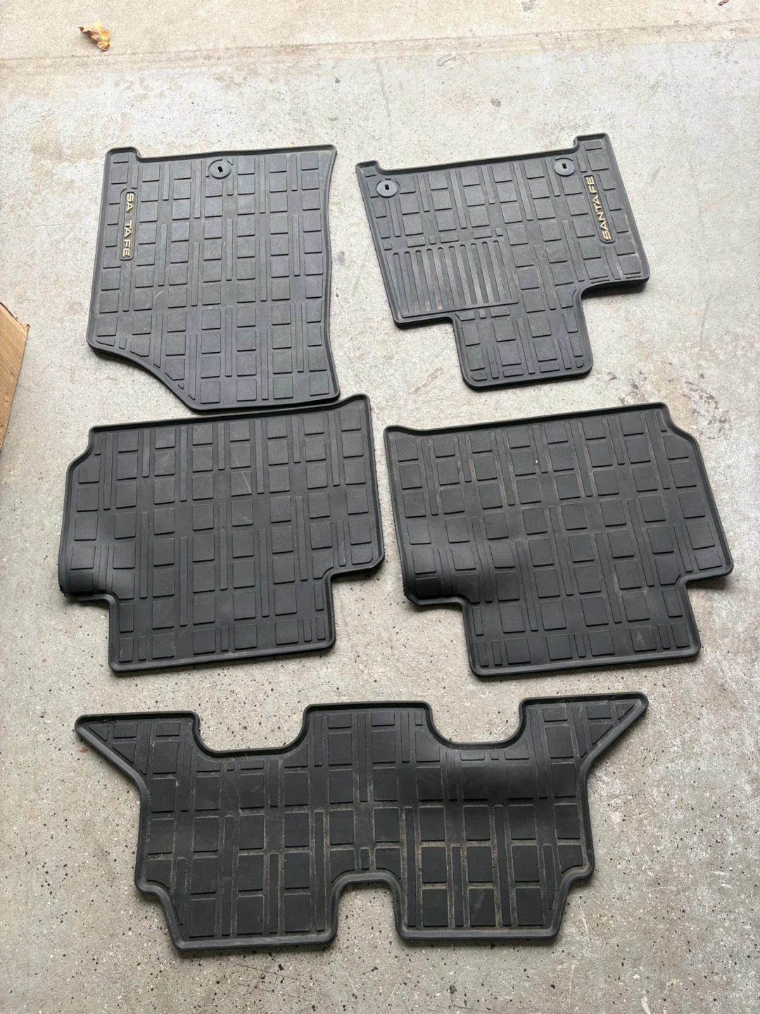 Hyundai Santa Fe Rubber Floor Mats