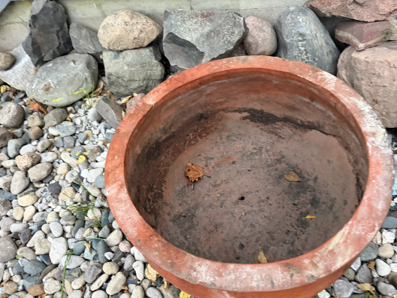 Large Round Terracotta Planter - photo 4