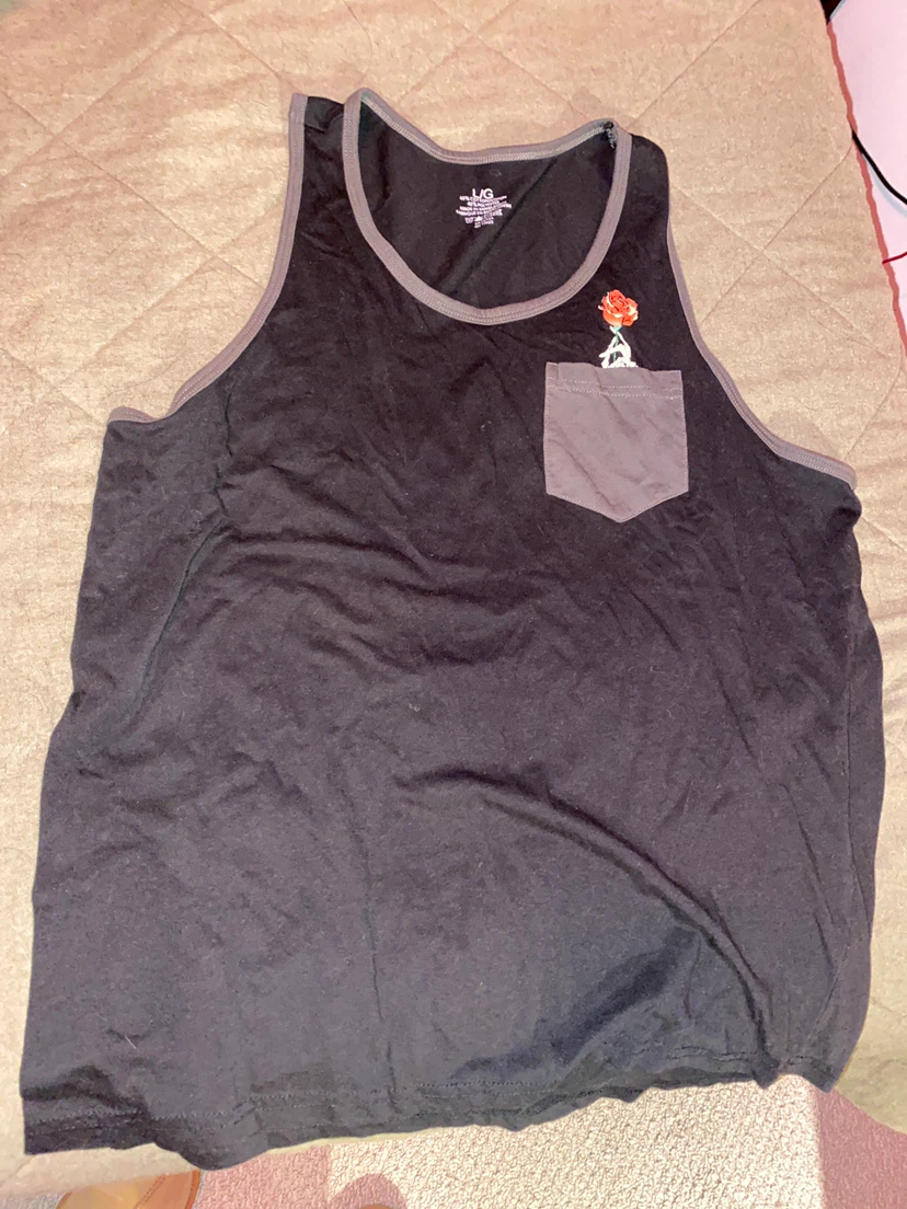 Black rose graphic tank top