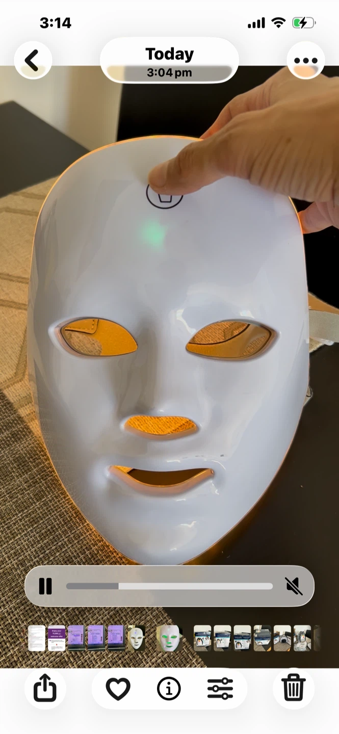 LED Light Therapy Face Mask - photo 2