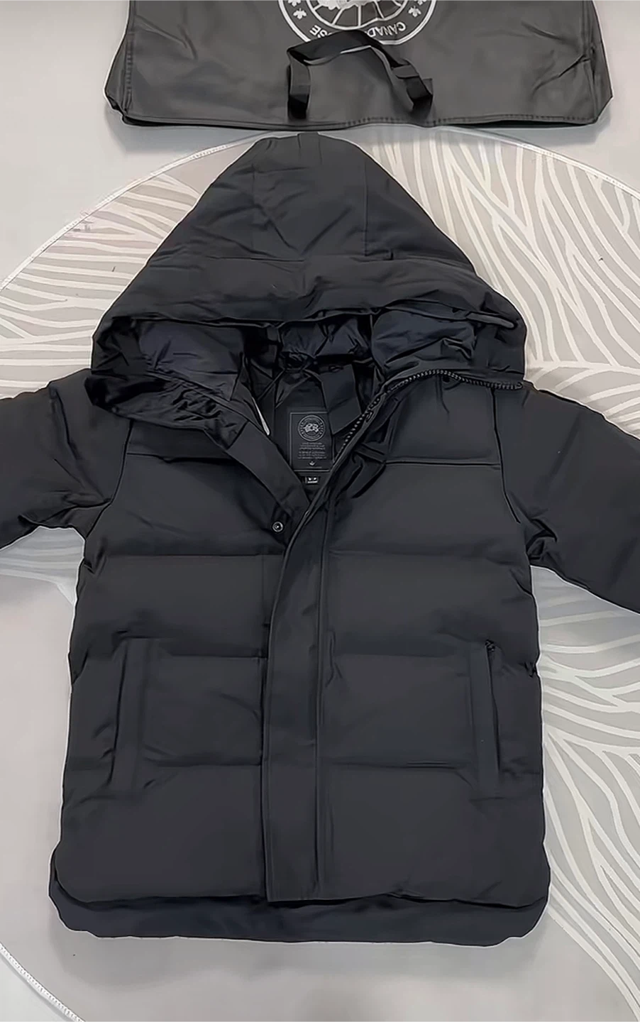 Canada Goose MacMillan Parka – Men’s Small – Black –