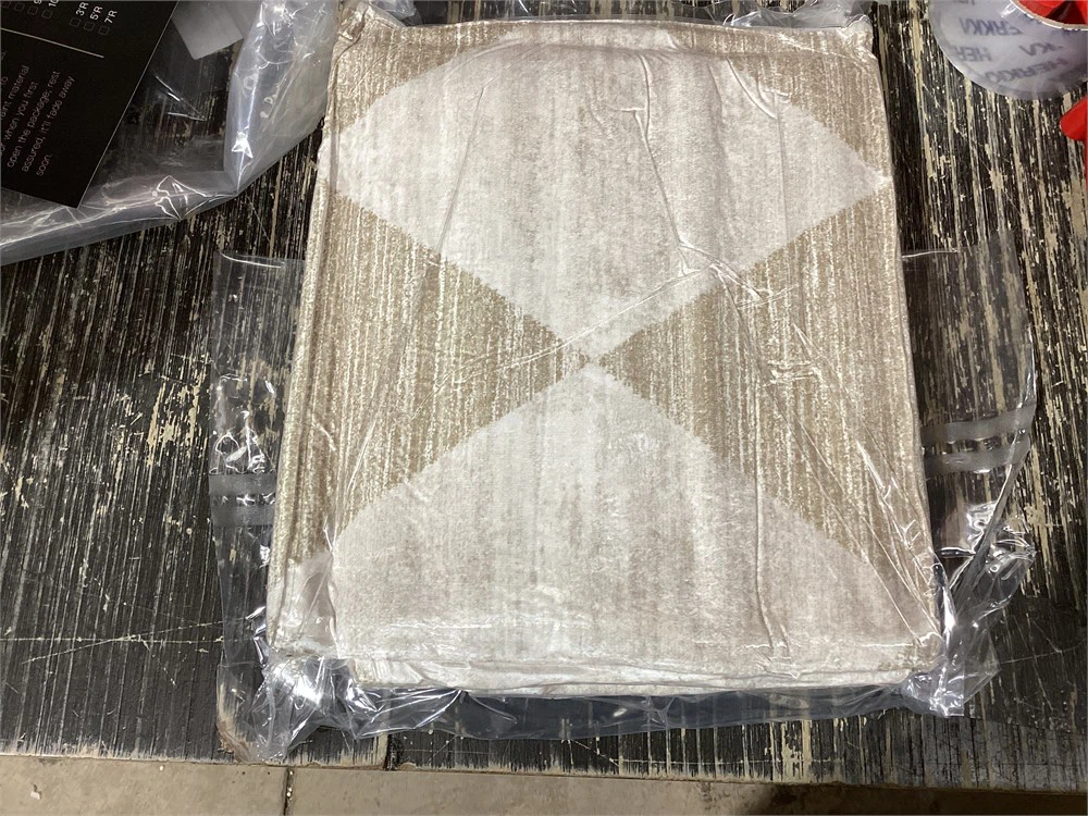 Berthmeer® 4'x6' Washable Rhombus Area Rug, Beige - New - photo 3
