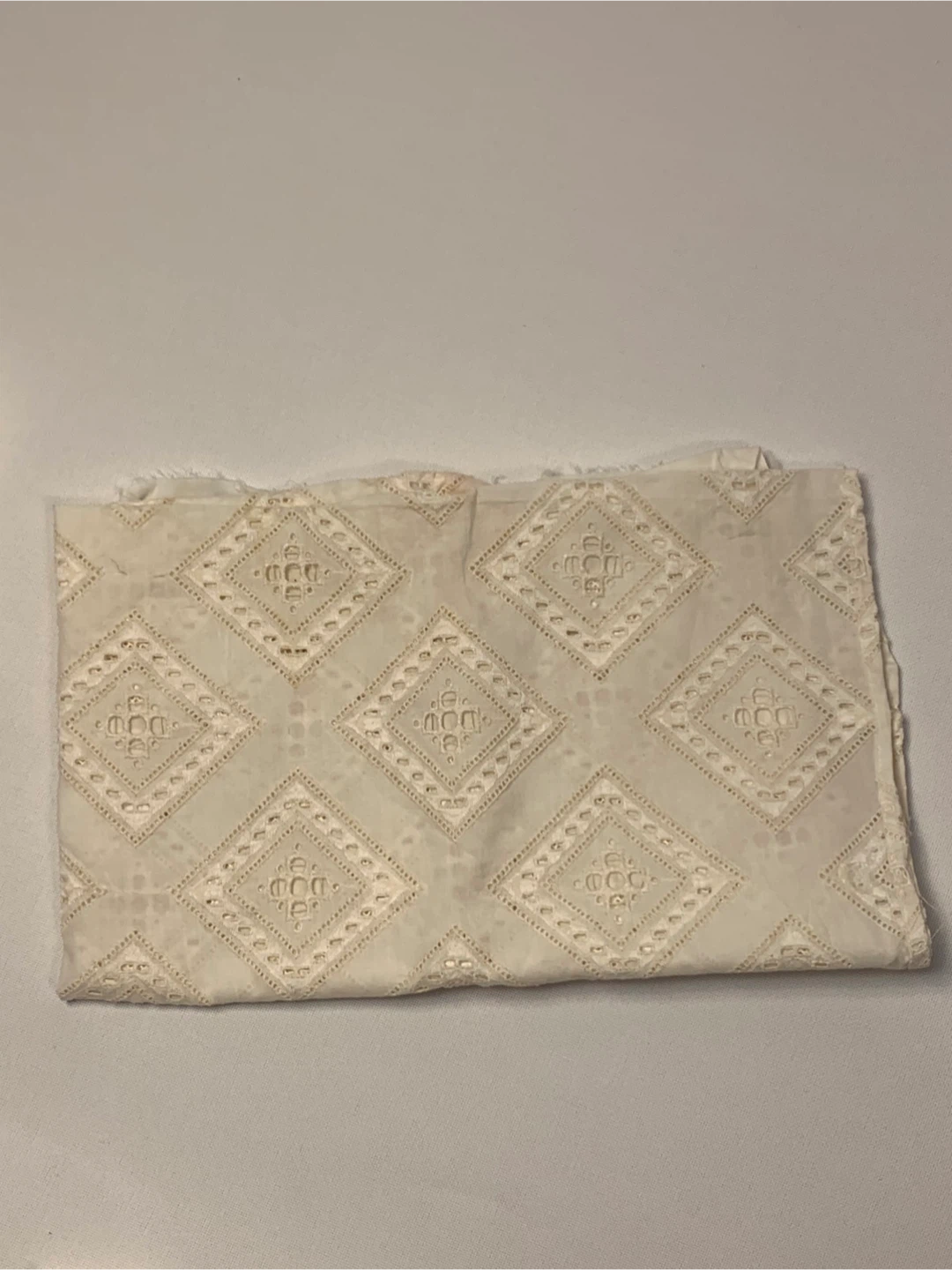 Lot of Eyelet Lace Fabric Remnants - photo 4