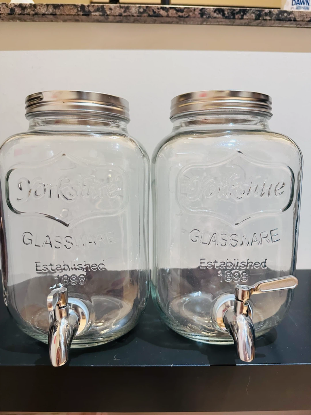 Glassware Beverage Dispensers x2
