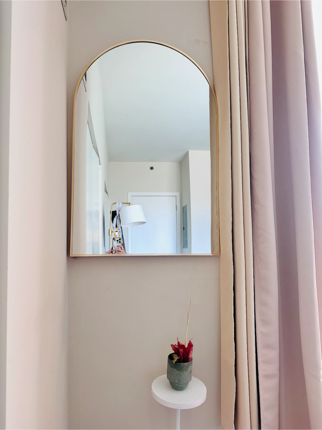 Arched Wall Mirror with Gold Frame - photo 3