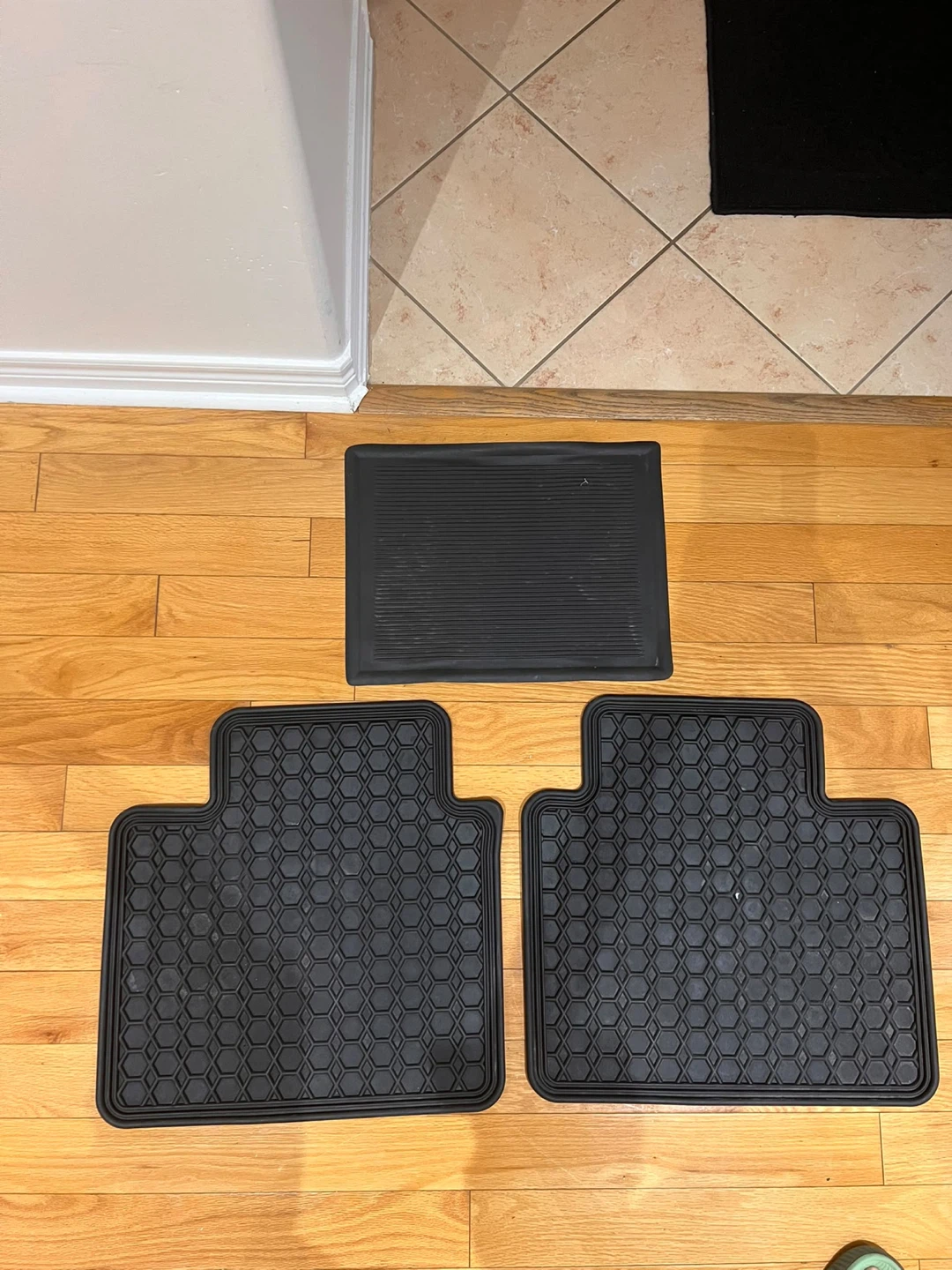 Set of 2 Black Rubber Front Car Mats for Toyota Venza