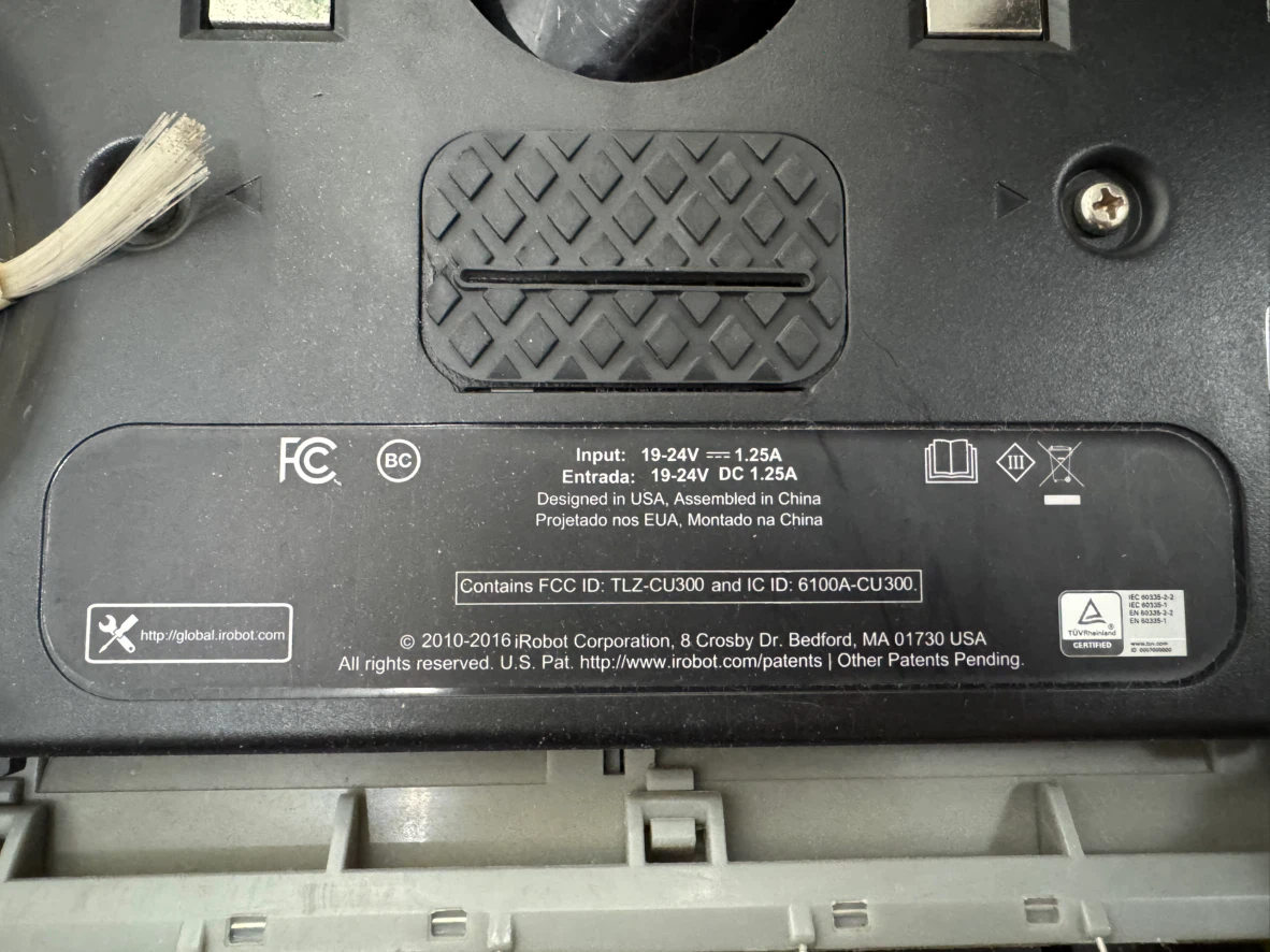 iRobot Roomba Vacuum - photo 2