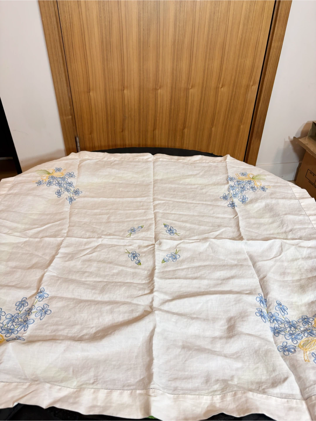 Vintage Embroidered Floral Tablecloth - photo 4
