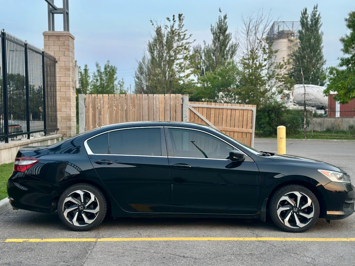 2017 Honda Accord - photo 3