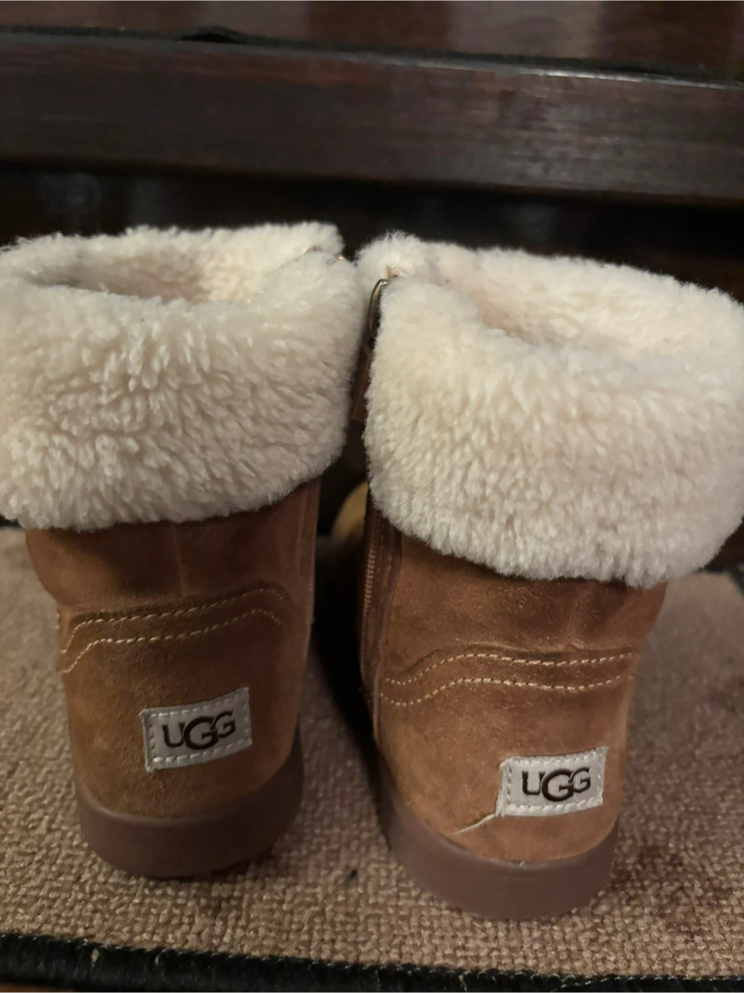 Kids UGG brown suede boots with shearling - photo 3