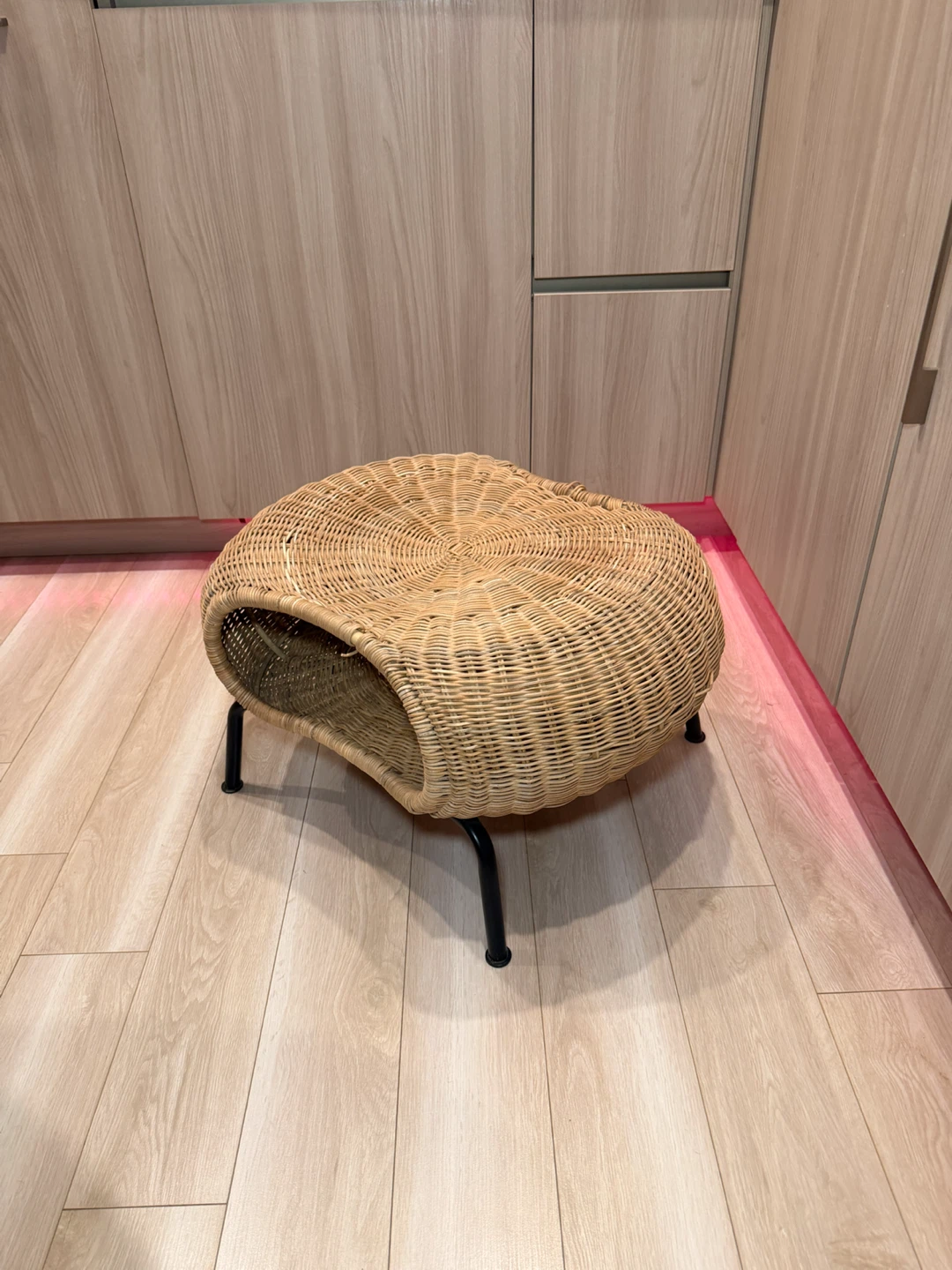 Wicker ottoman with Black Metal Legs - photo 2