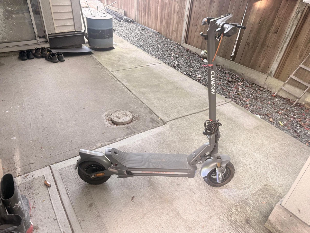 Cunfon Electric Scooter