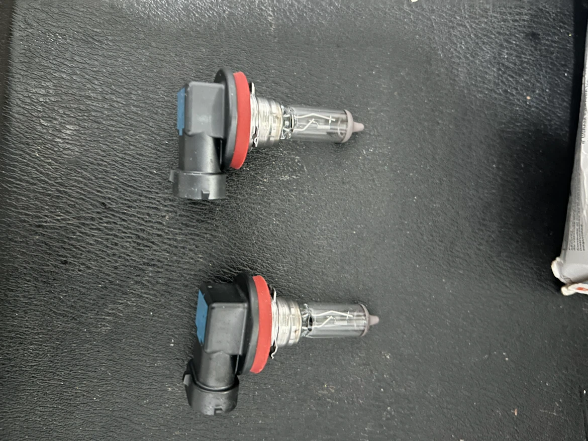 OSRAM H11 12V 55W Halogen Headlight Bulbs - photo 2