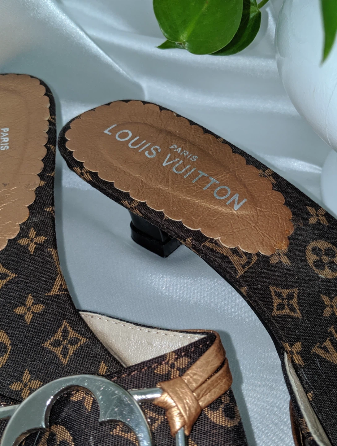 Vintage Louis Vuitton Monogram Kitten Heel Mule - photo 4