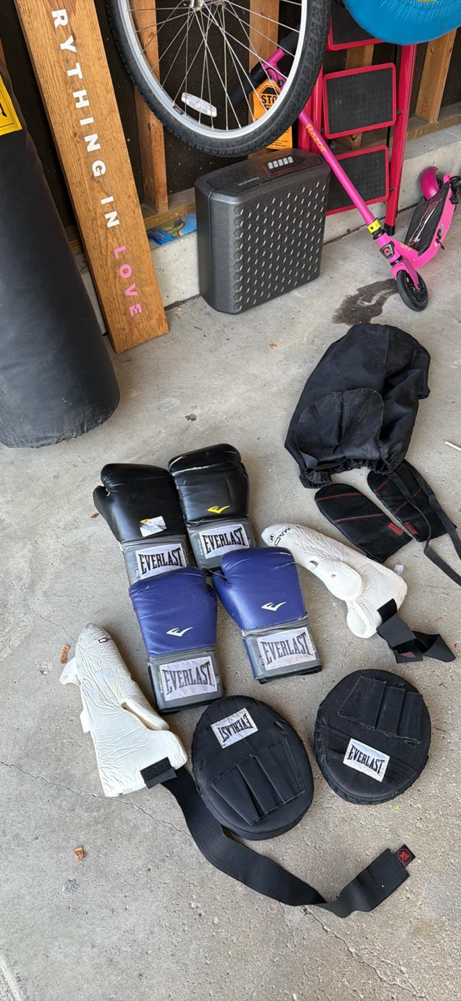 Everlast Boxing Set with Punching Bag - photo 4