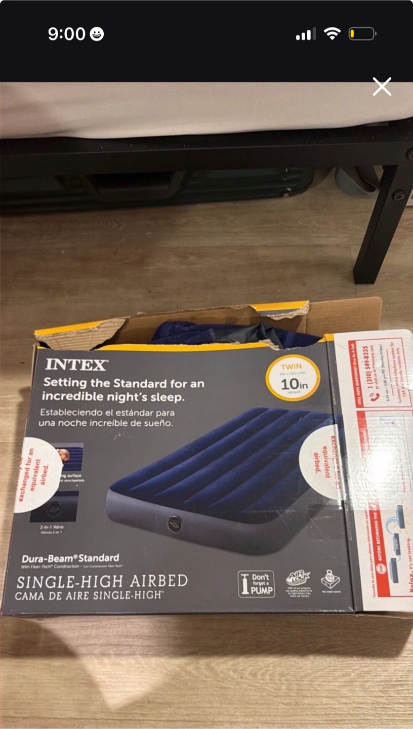 NEVER USED Twin Airbed/Air mattress/ Blow up mattress