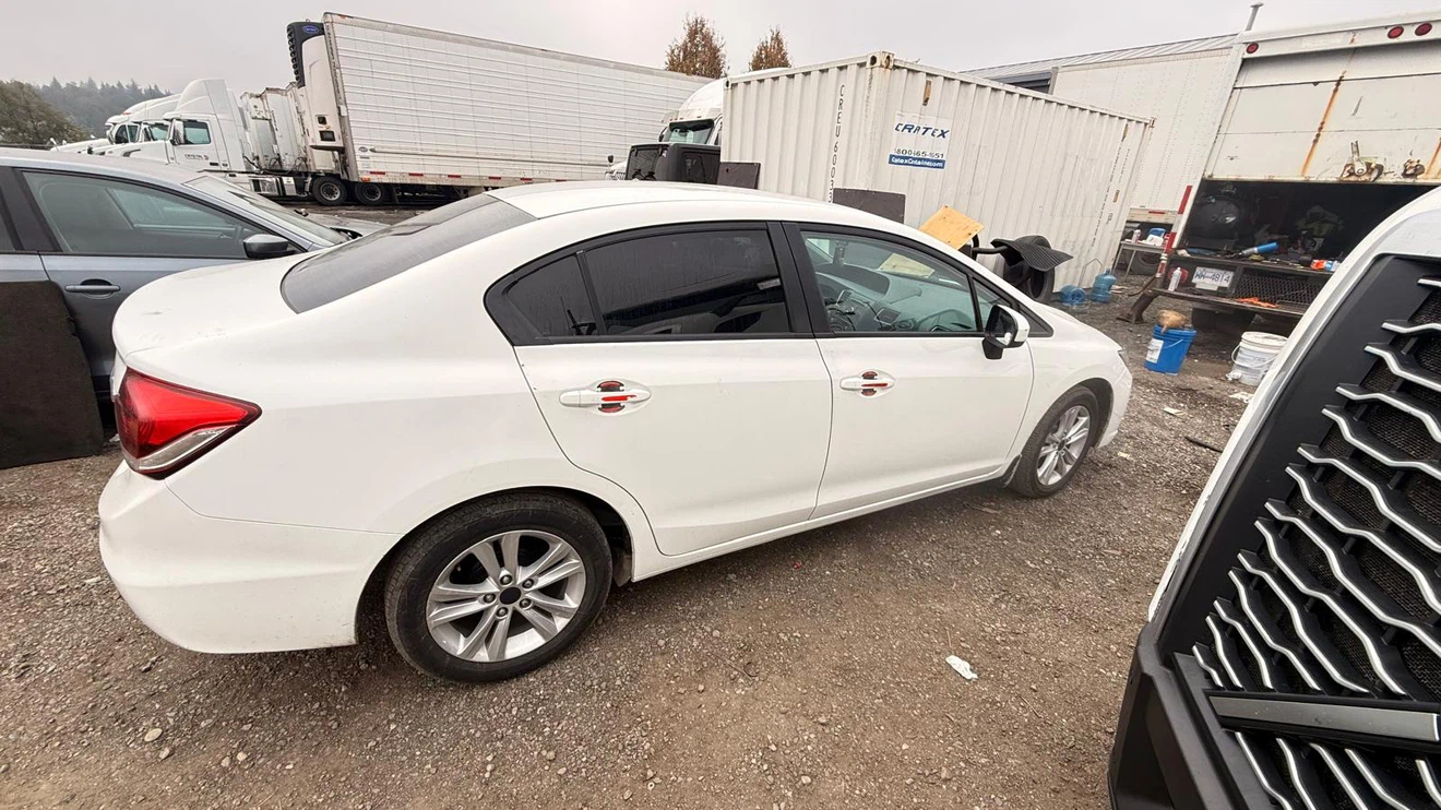 White Honda Civic Sedan - photo 2
