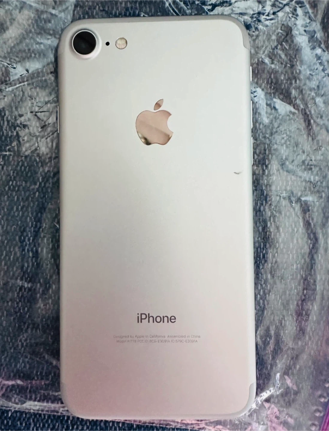 NOT WORKING Apple iPhone 7 Silver