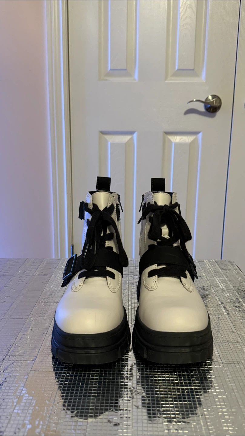 White UGG Ashton Lace Up Boot – Like New - photo 5