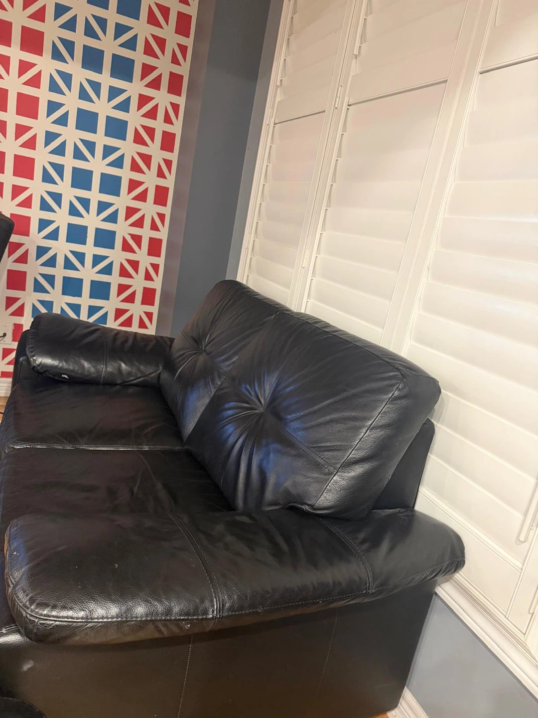 Black Leather Two-Seater Sofa - photo 4