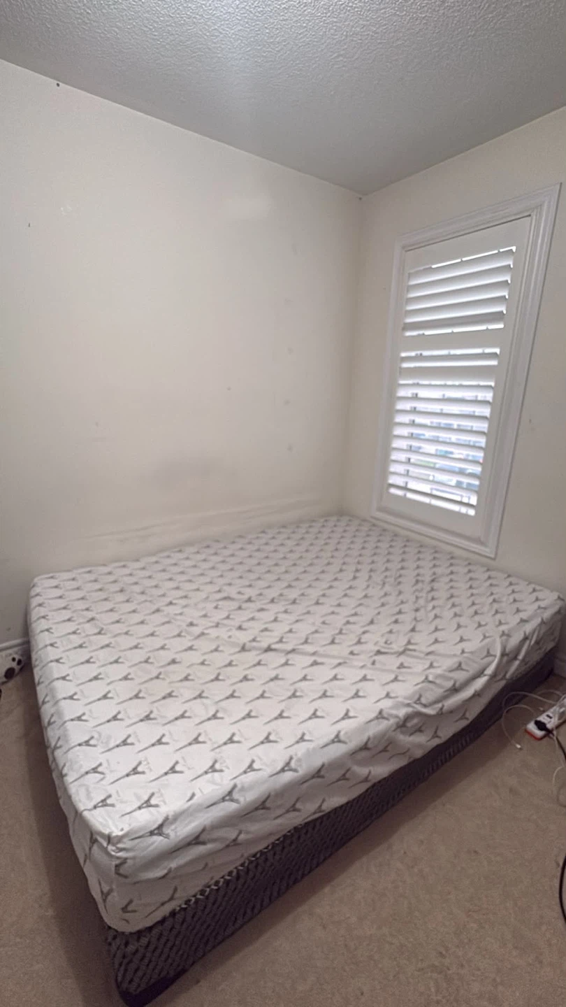 King size mattress and base (bed box)