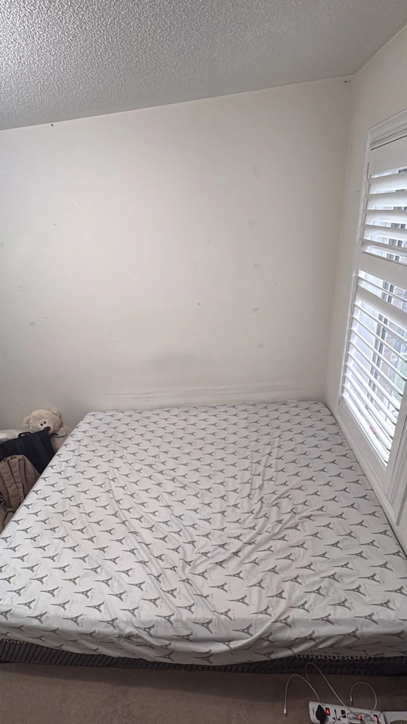King size mattress and base (bed box) - photo 2