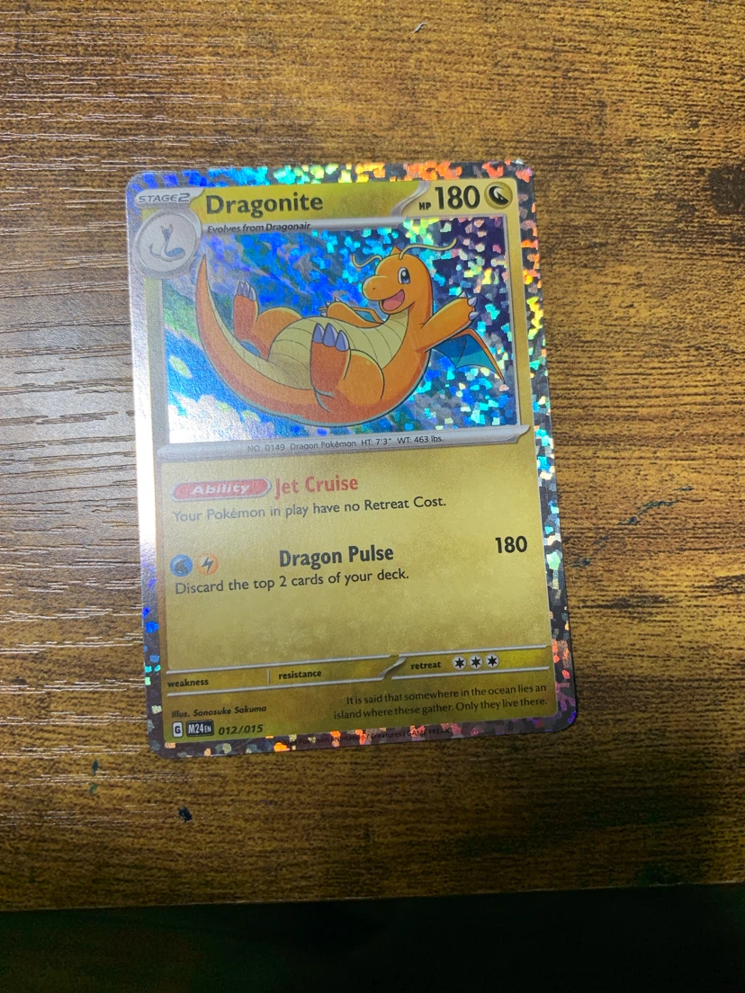 Dragonite Pokémon Trading Card holofoil