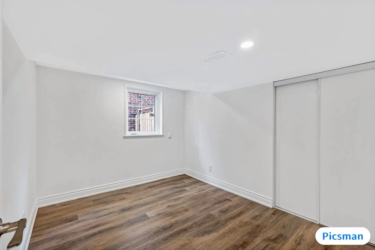 2 bedroom walkout basement apartment near Port Union - photo 4