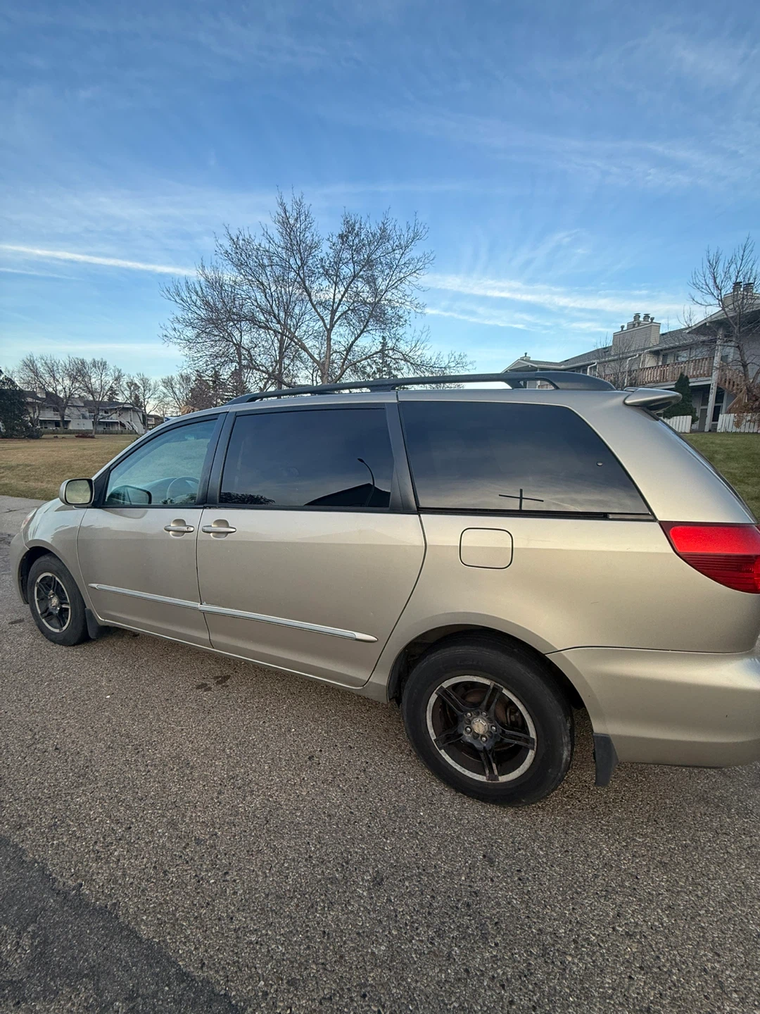 Toyota Sienna XLE Limited AWD - photo 3