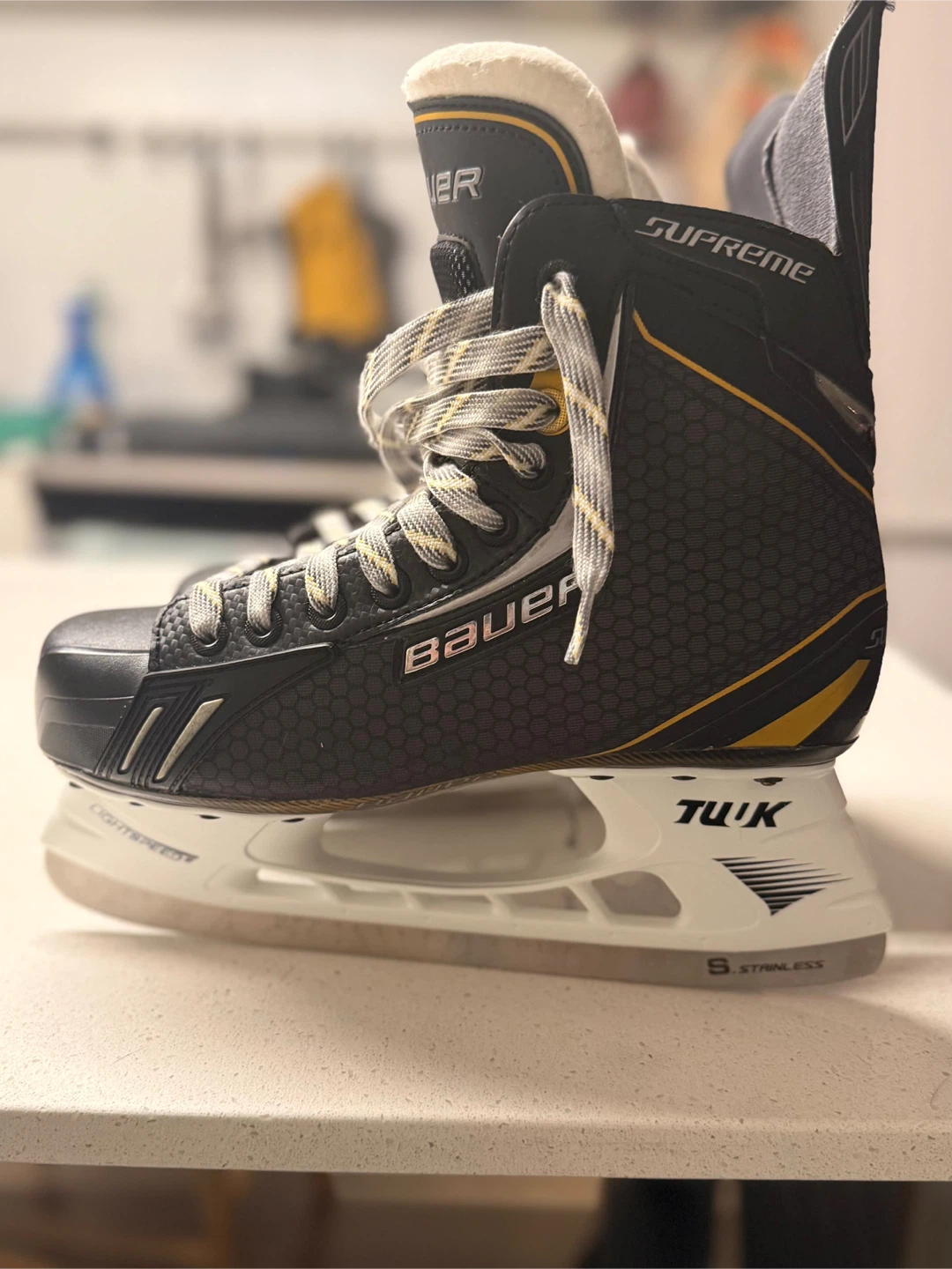 Bauer Supreme Hockey Skates - Size 9