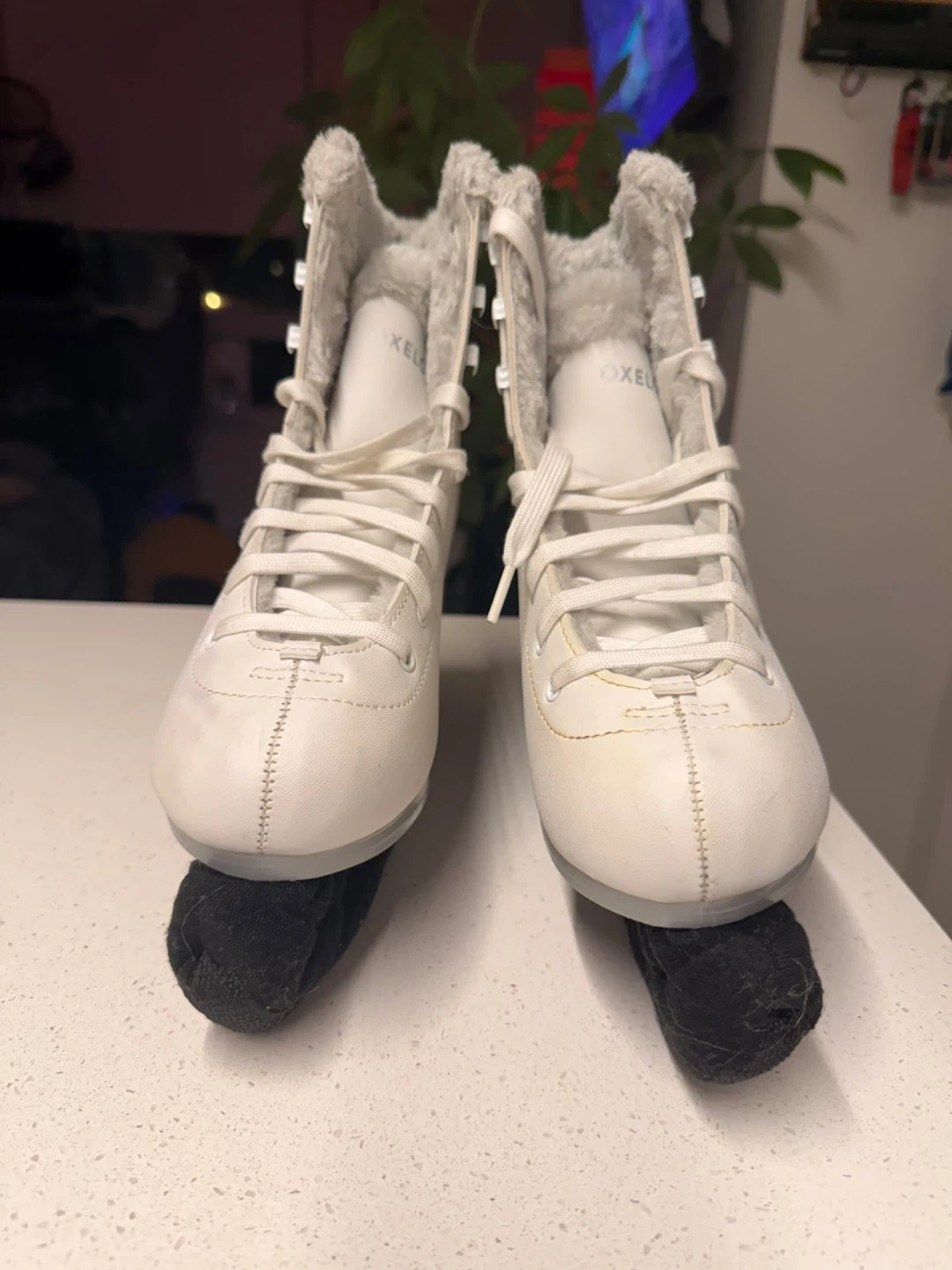 Oxelo Women's Ice Skates Size 7.5 - photo 2