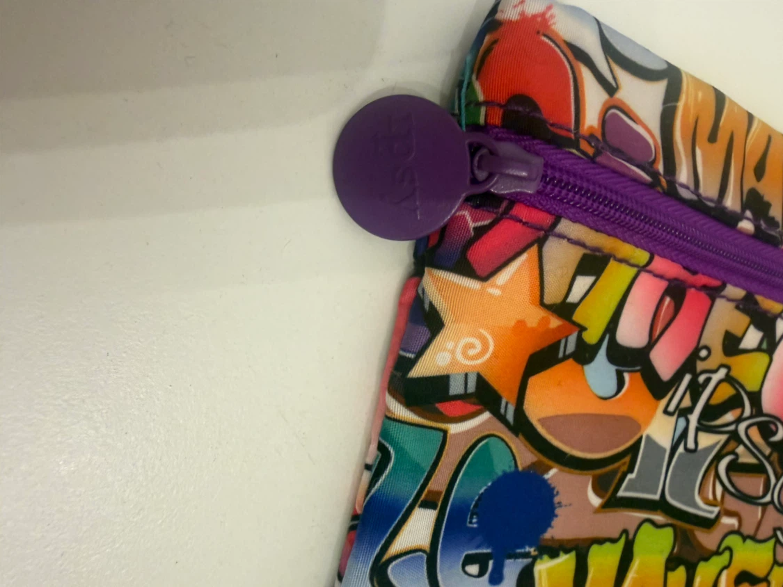 Ipsy Graffiti Makeup Bag - photo 4