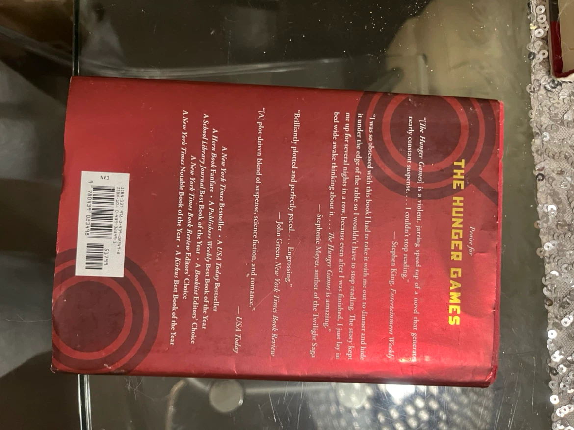 Catching Fire by Suzanne Collins - photo 2