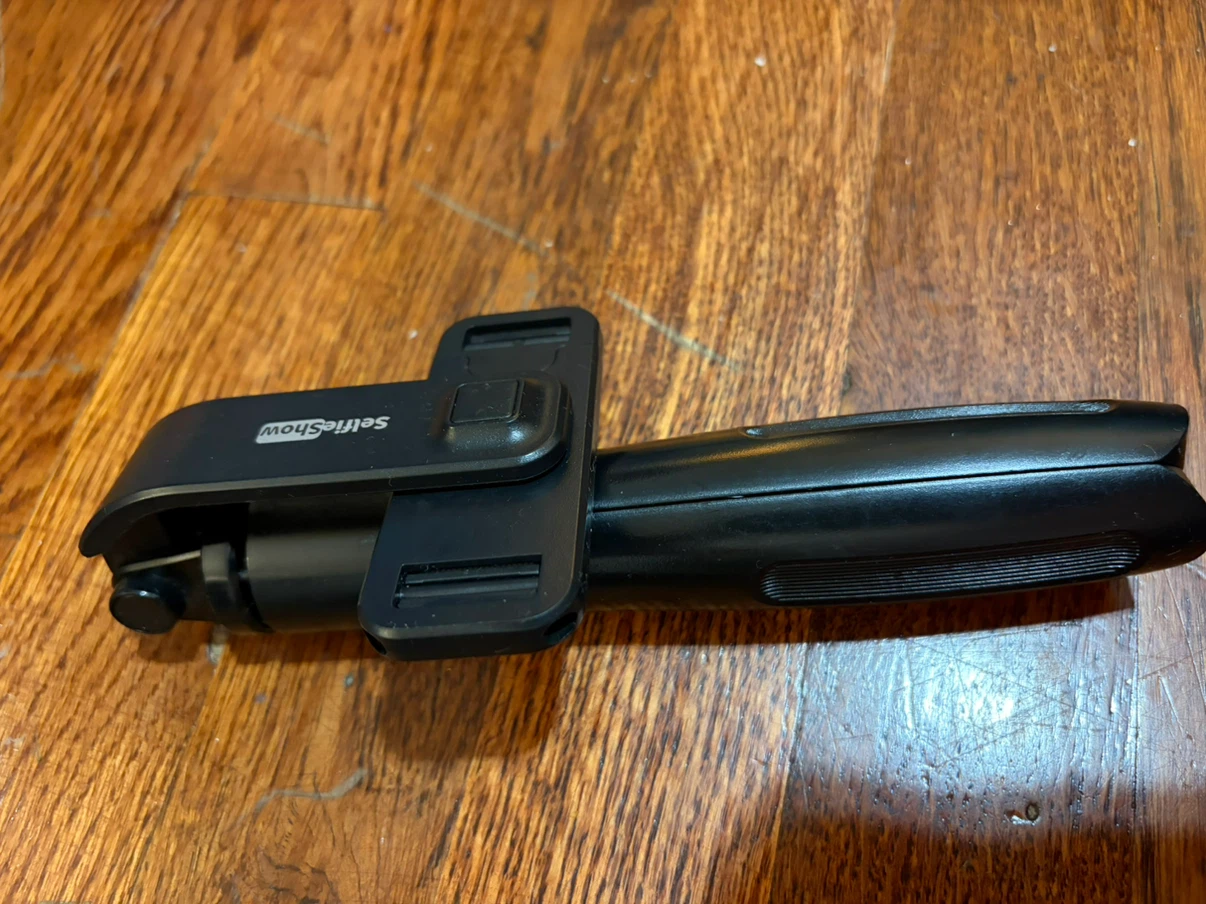 SelfieShow Tripod Selfie Stick - photo 3