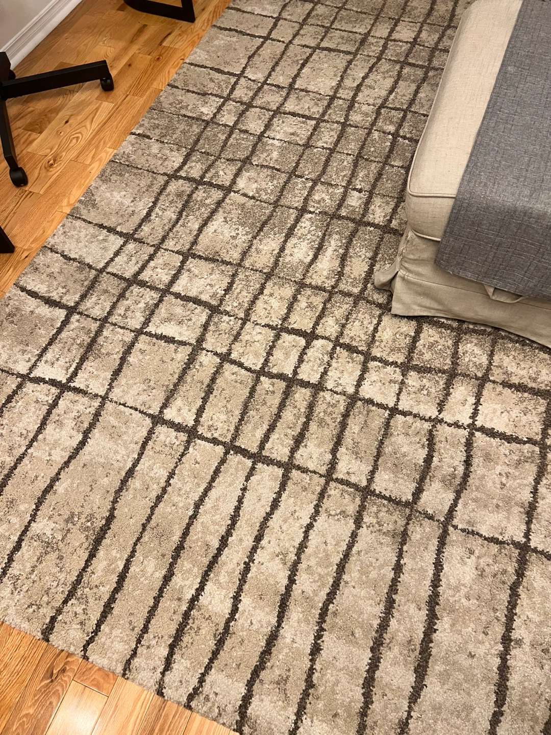 Large Grid Pattern Area Rug