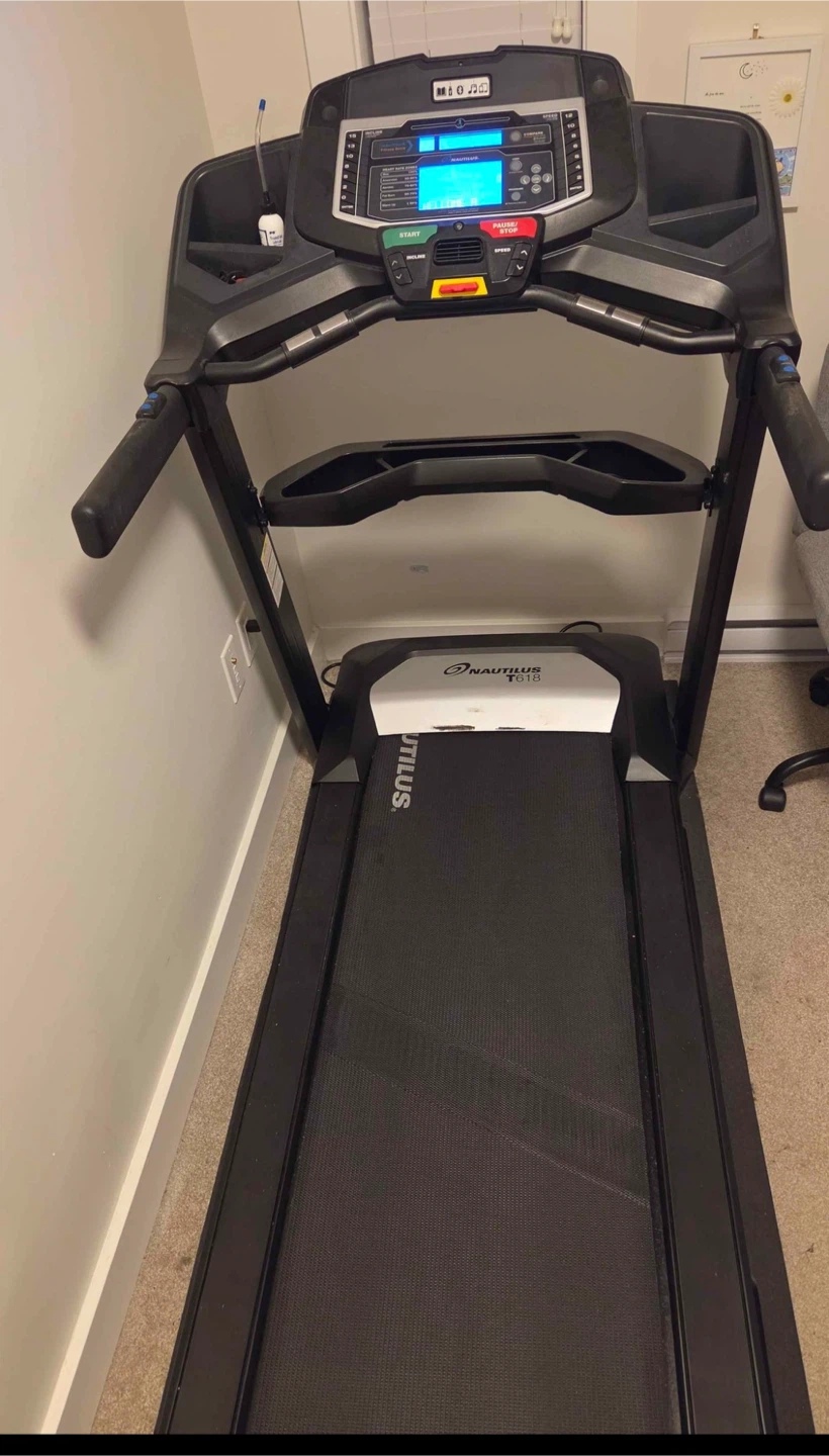 Nautilus T618 Treadmill - photo 3