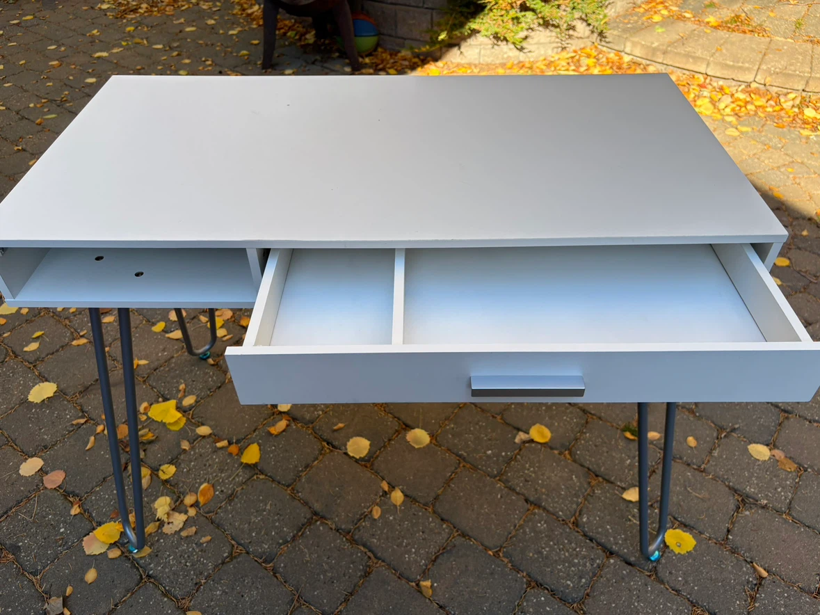 White Minimalist Desk with Hairpin Legs - photo 2