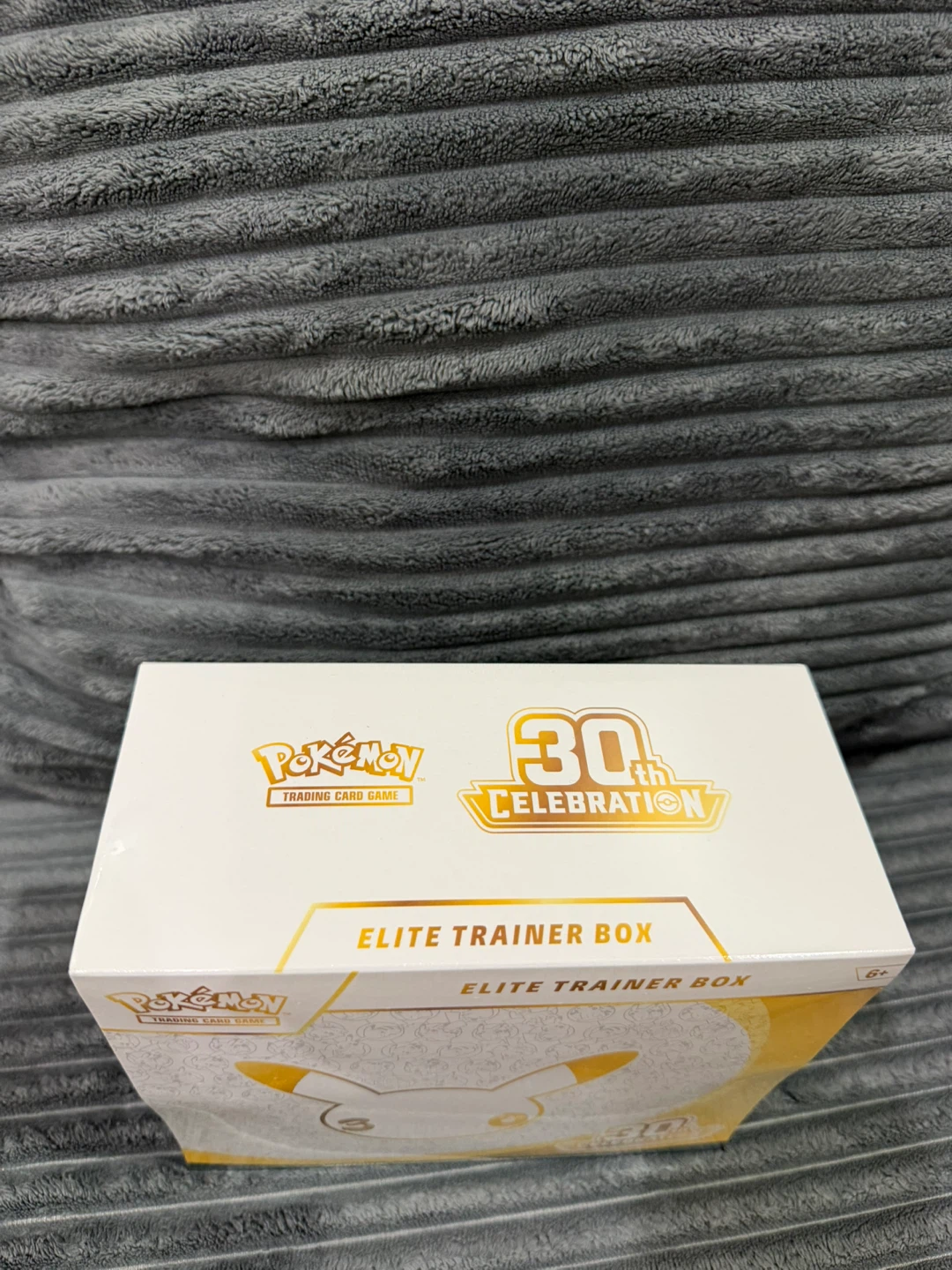 Pokémon TCG 30th Celebration Elite Trainer Box - photo 5