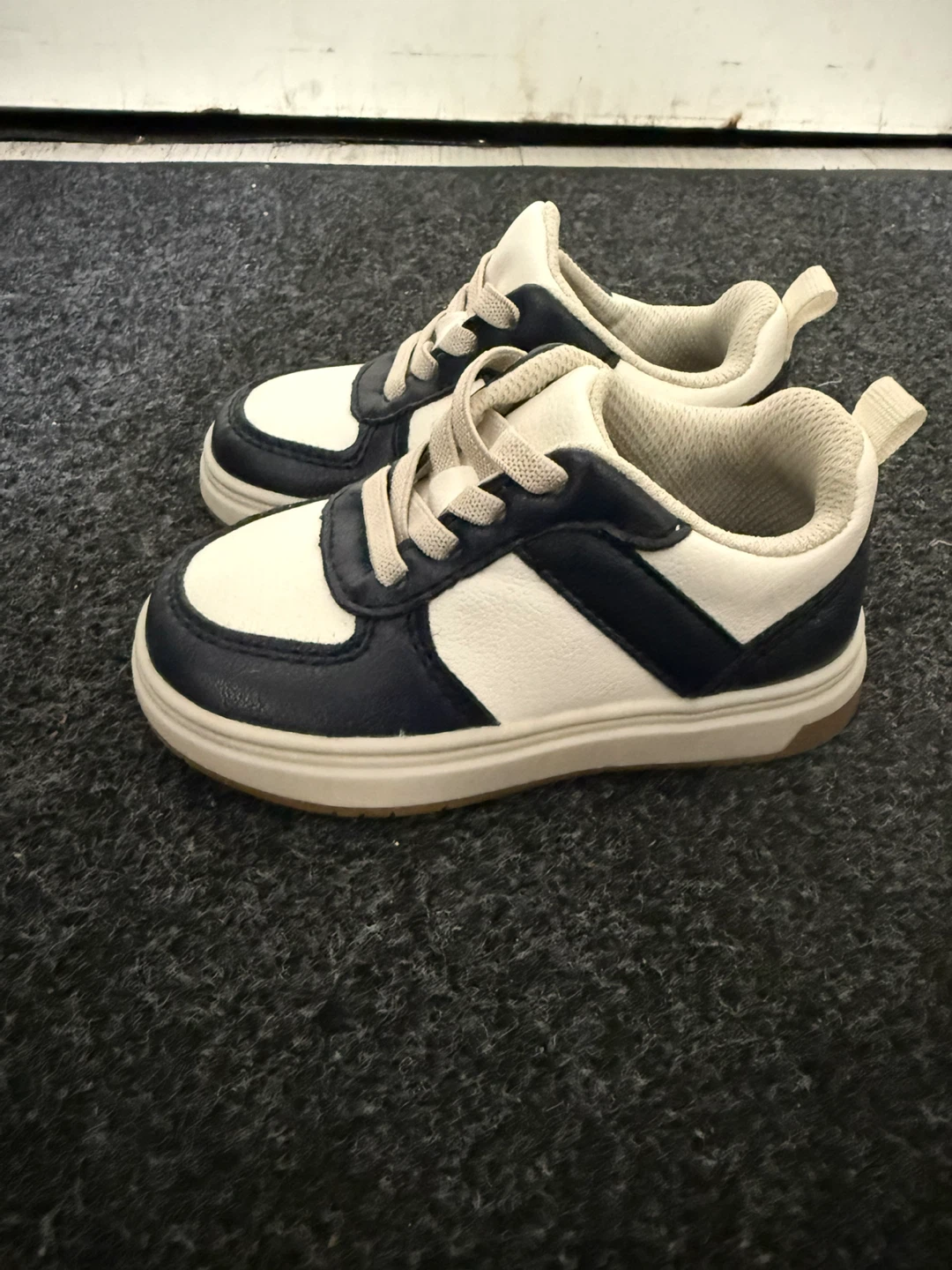 Old Navy Toddler Sneakers - photo 2