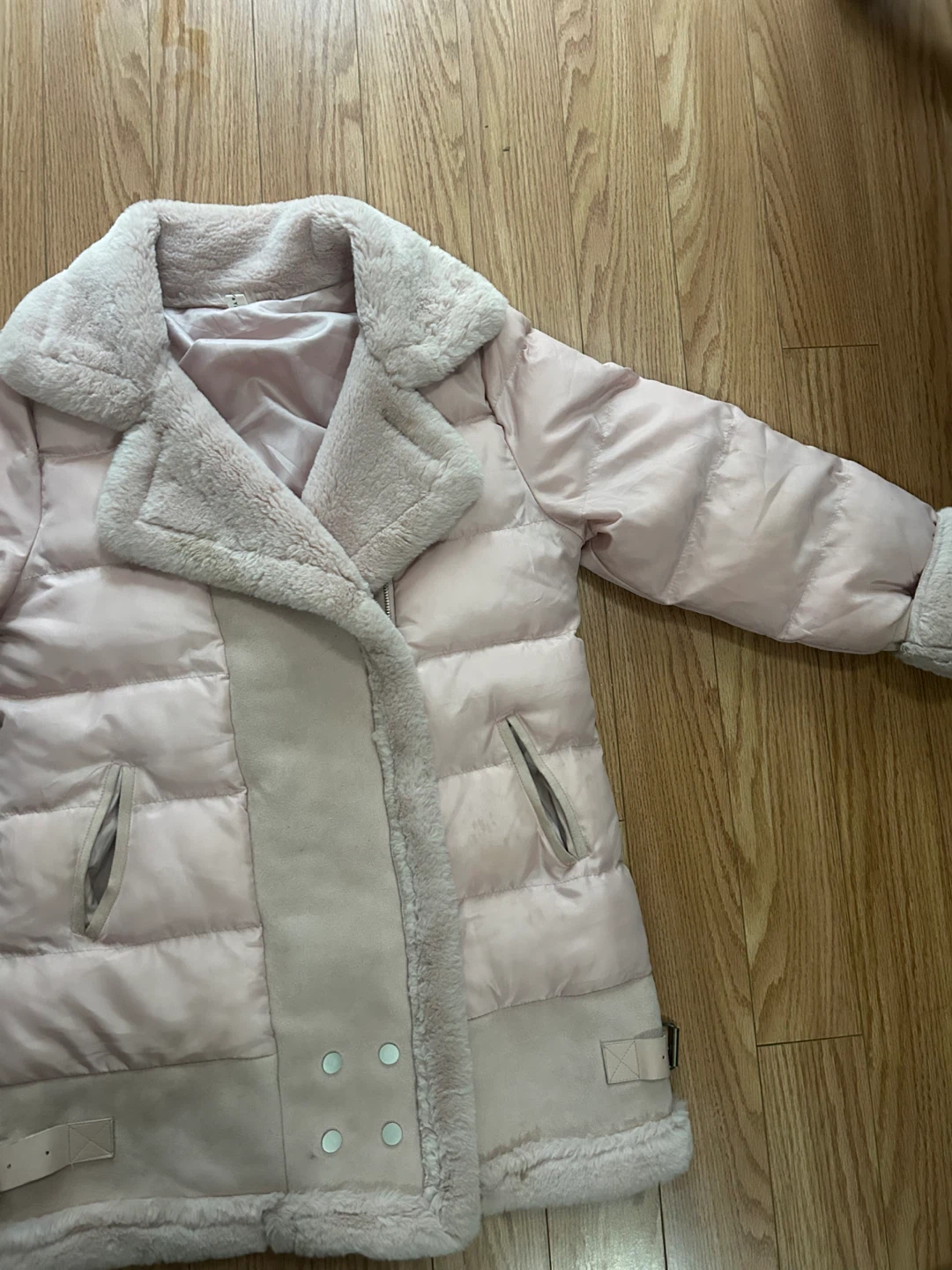 Light pink faux-shearling trimmed winter jacket - photo 2