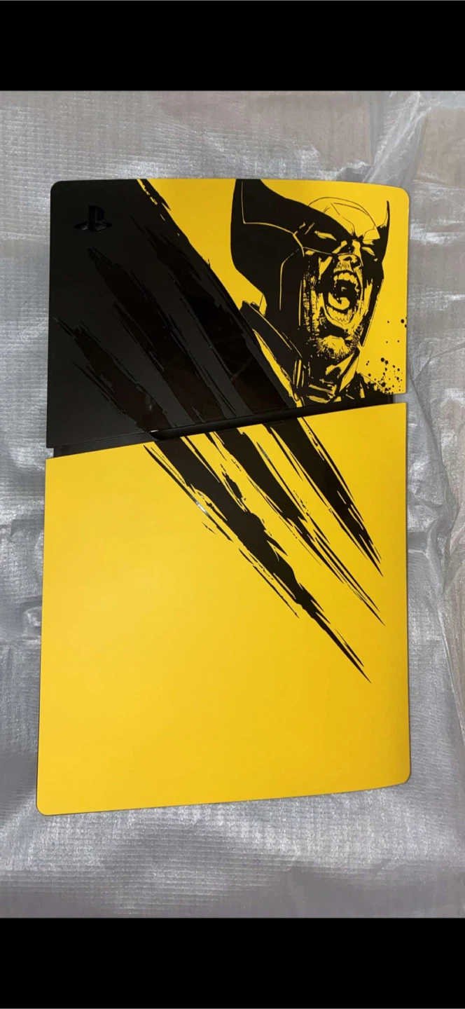 Limited Edition Marvel Wolverine PS5 Digital Console - photo 2