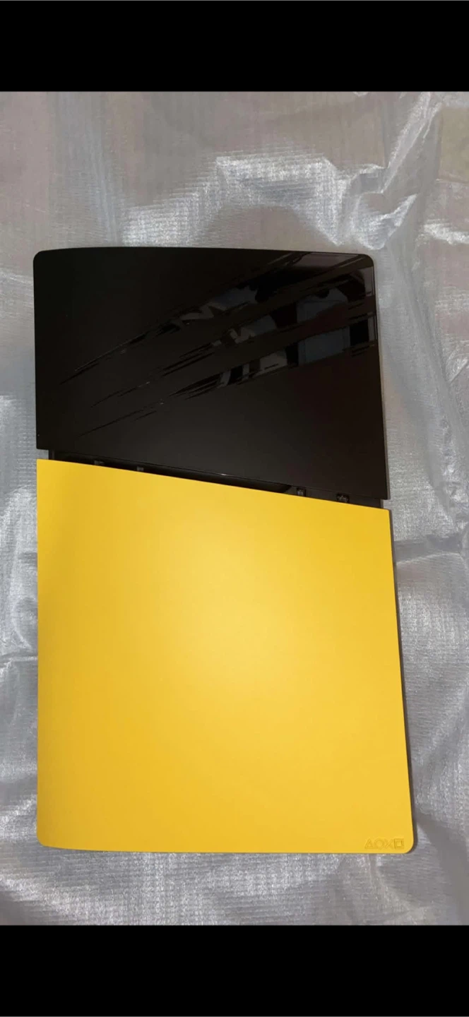 Limited Edition Marvel Wolverine PS5 Digital Console - photo 3