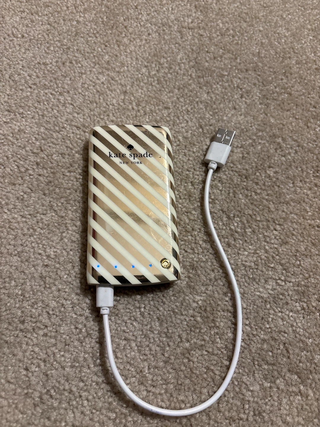 Kate Spade New York portable power bank brand new - photo 3