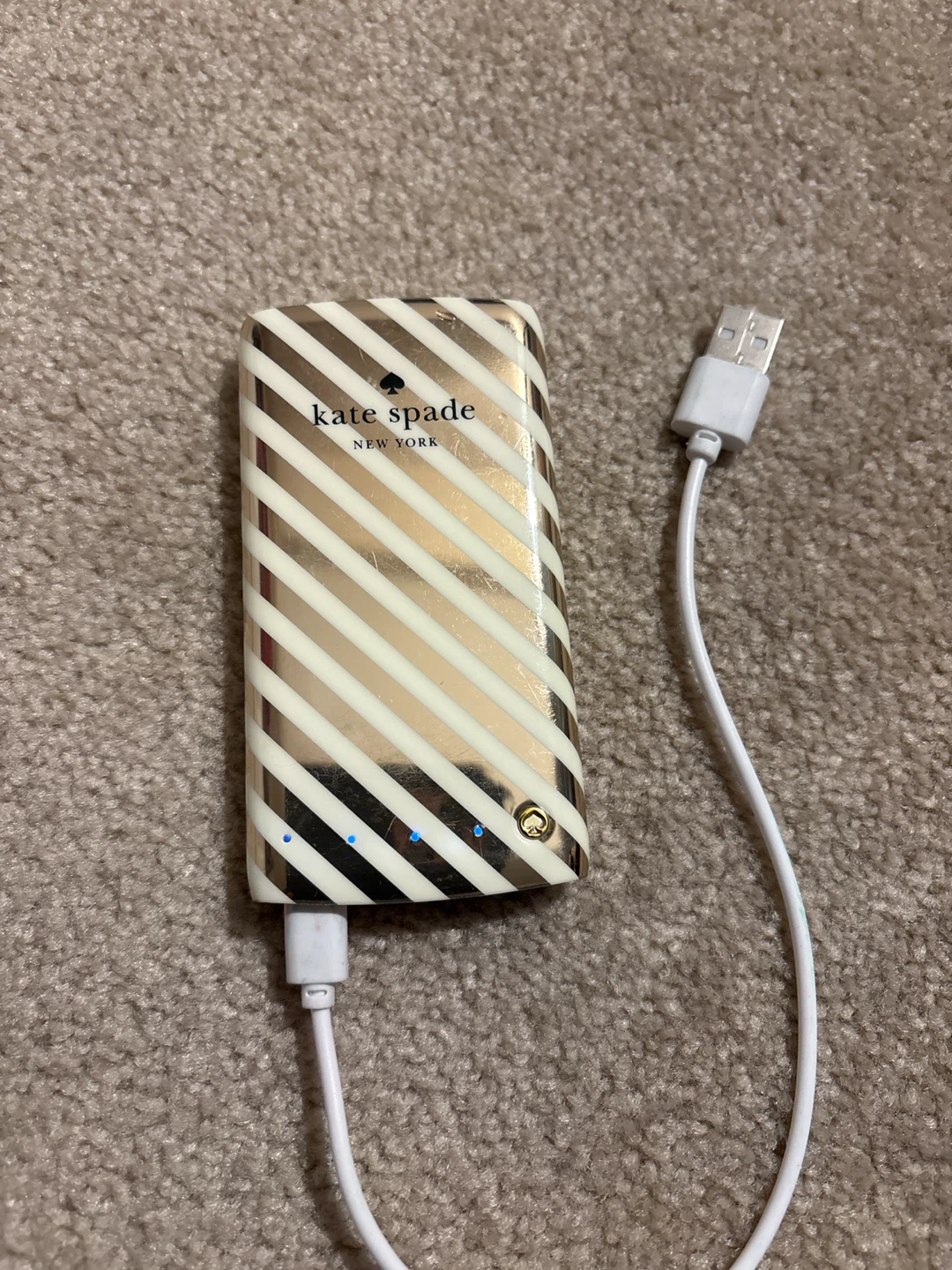 Kate Spade New York portable power bank brand new - photo 4